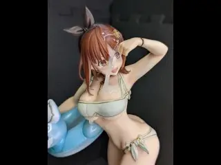 ライザ水着フィギュアぶっかけ