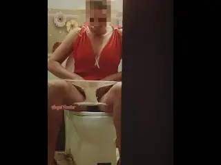 I saw at a Party how Girl in a Red Dress Pissing in the Toilet.