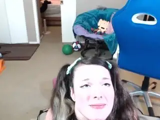 Teen Rides Sybian on MFC