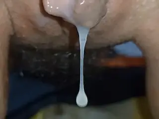 Creampie! Sperm Flows out of Pussy and Drips on the Floor