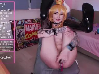 Creamy Bowsette Cums while Cumshow Zzzirael in Latex Suit