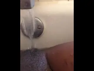 No Hand Masturbation with Bath Faucet ;)