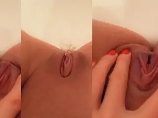 PISSING PUSSY PEES POV VIEW / Teen PEEING / VIEW FROM EYES PISS