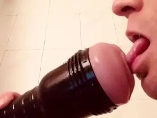 Squirting Fleshlight: Toy Cumes in my Face!