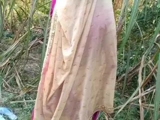 Indian Desi Village Bhabhi Outdoor Fucking