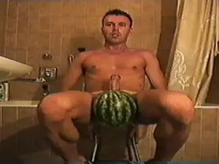 MELON CRUSH STRAIGHT MUSCLE TEEN WITH BIG AND LONG MUSCULAR LEGS MUSCLED THIGHS CALVES AND GLUTES