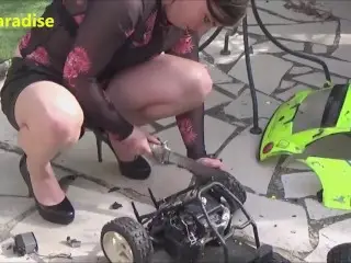 Thermal Radio Controlled Car Destroyed by a Dangerous Woman