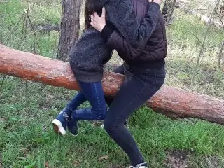 Кончаем в одежде на бревно - Lesbian_illusion