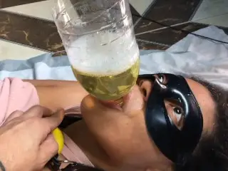 Stepdaughter Drinking her Golden Juice (piss / Urine)