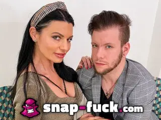 Full Video - Fuckboy convinces MILF from France to fuck: ANIA KINSKI - SNAP-FUCK