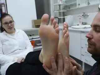 Full Video - Foot lover worships big bare feet of one cute pharmacist (foot worship, big feet, czech soles, toes)