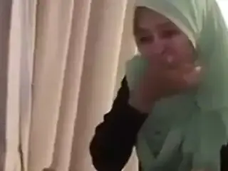Hijab Girl Sucking Cock Like A Bitch