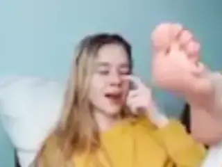 Hot blonde show her feet on Instagram live