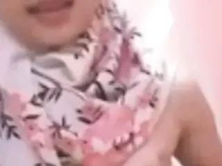 Melly Masturbate in Shower - Indonesian Muslim Girl (Flower)