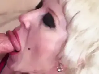 Amazing blowjob by hot older woman