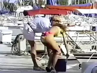 Bikini Beach Race (1992)