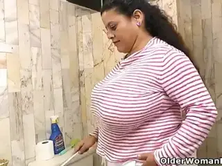 older woman big tits