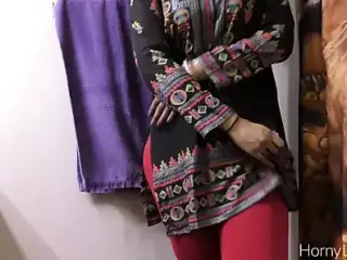 Tamil Sexy Aunty Showing Her Big Ass Booty For Sex