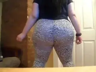 Sexy BBW PAWG booty shaking in tights