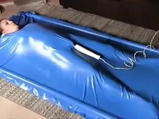 Cumming in Vacuum Bed