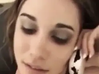 She fucks on the Phone
