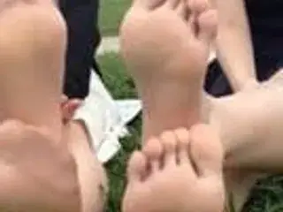 Bare Feet and Pantyhose Asian girls show Feet