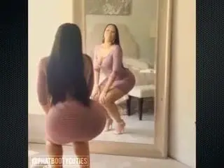 Deelishis BIG BOOTY Bouncing and Shaking Videos