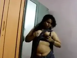 LOVELY INDIAN WIFE IN SEXY SAREE