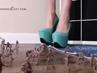 Giantess crushing army men in high heel platform shoes crush