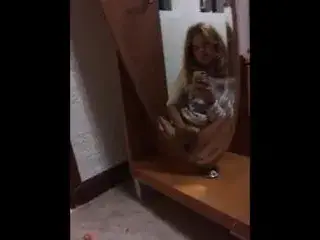 Girl mirror masturbate