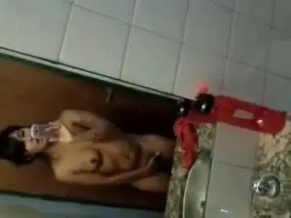 Selfshot Girl Fingering in Bathroom