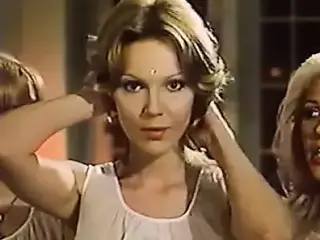 1976 Jennifer Welles  Of A Young American House Wife