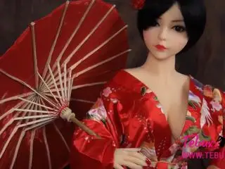 Having sex with this Asian. Japanese sex doll