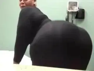 Bounce dat phat ass