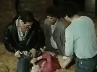 Moana Pozzi with horse in Fantastica Moana (1987)
