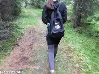 Hiking adventures fucking bubble butt hiker next to the tree with cumhot on her ass