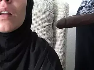 Iraqi Arab Wife Sucking Big Black Cock in London