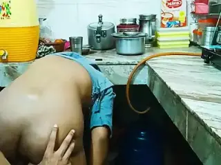 Bhabhi ki gand chudai kichen me Hindi audio