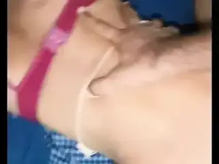 Chhoti bahen ki chudai room me akeli bahan ki chudai