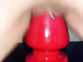 MILF puts Huge Dildo in the Pussy and in the Ass, before Anal