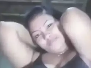 Desi sexy Bhabi show her big boob's