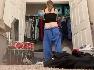 POV: you’re watching me hang up my clothes but my pants keep falling down and exposing my bare butt🤭