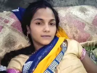 Payal bhabhi ki chudayi bina condom ke Payal bhabhi ko Chod diya or paani choot me hi chhod diya Indian village Desi bhabhi