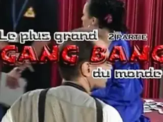 Le plus Grand gang bang du monde erotique