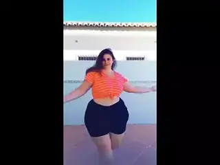 SUPER THICC EUROPEAN LATINA from