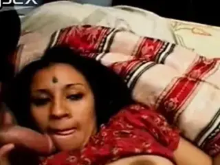 Indian woman has hot sex and fucks hard