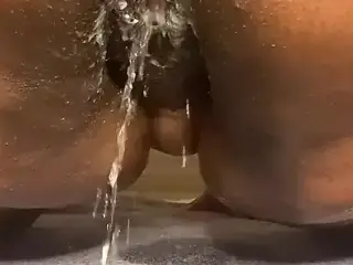 EBONY BBW VENUS SARUTOBI SPREADING BIG ASS AND PEEING ON YOUR FACE