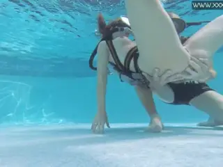 Minnie Manga being fucked in the pool