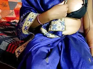 Desi aunty ki sexy story Hindi audio