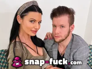 Fuckboy convinces MILF from France to fuck! SNAP-FUCK.com